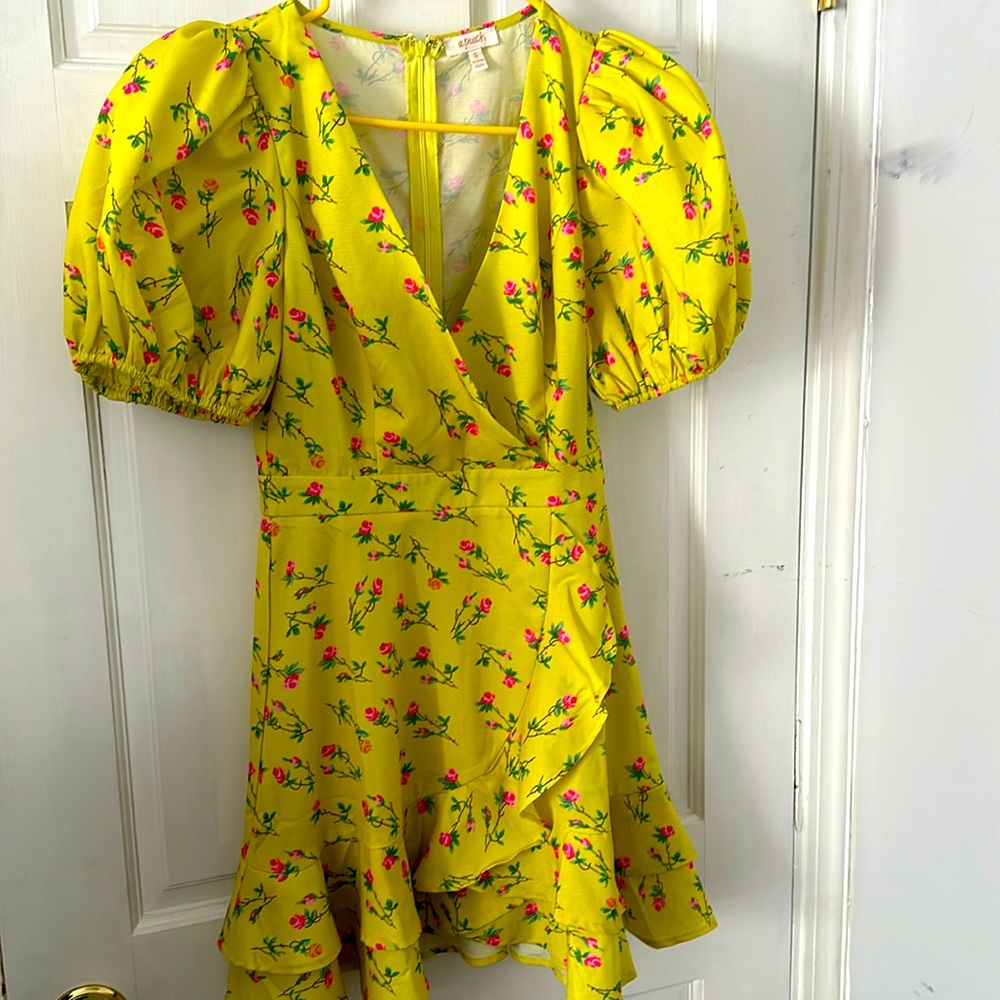 Floral puff sleeve dress